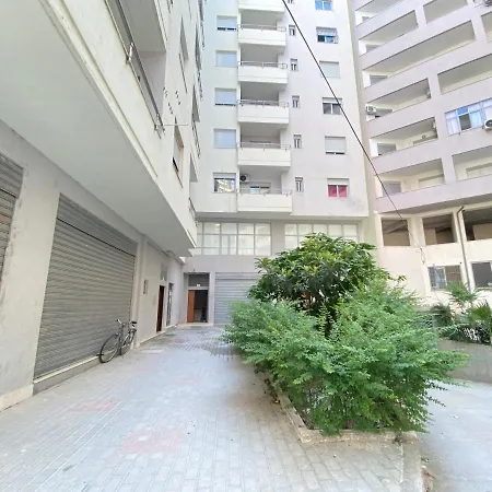 Gus Apartment