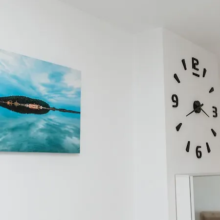 Gus Apartment *