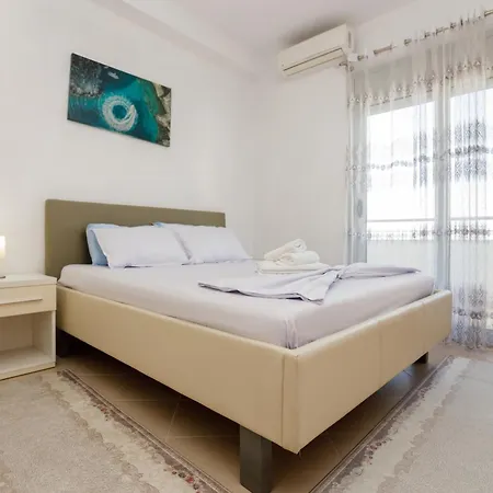Gus Apartment Vlore